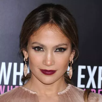 Jennifer Lopez, pătată de cafea la un eveniment monden! 