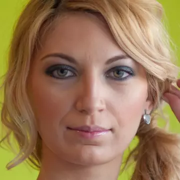 VIDEO: Tutorial de make up pentru Revelion! Fii superbă la petrecere!