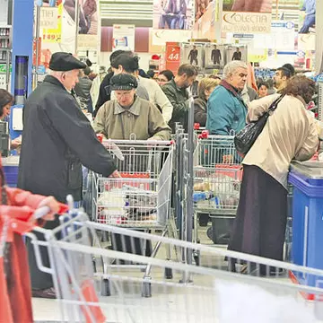 Iată programul pentru magazine, spitale, farmacii, RATB și Metrorex, utilități, bănci și oficii poștale de Sărbători