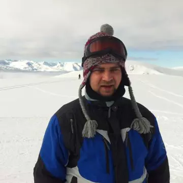 Poze: Cosmin Seleşi evadează în "Mica Vienă" pe Transalpina