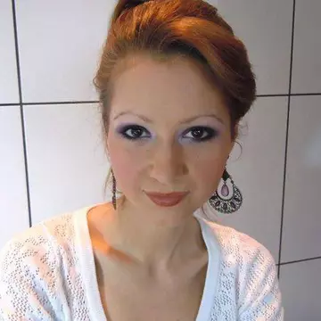 Miss Facebook s-a dus să-şi facă un tatuaj şi uite cu ce a iesit din salon!