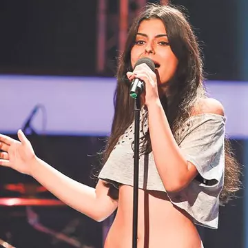 Concurentă de la "Vocea României", goală pe net | FOTO