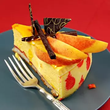 DESERT: Prăjitură cu mango, merişor şi stafide pentru ochi luminoşi