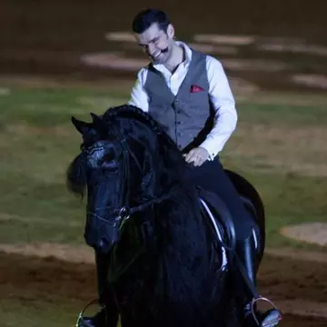 Vlad Miriţă show total pentru Olandezi! A cântat în timp ce călărea!
