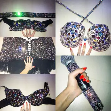 Ghiceşte vedeta: Ce cântăreaţă şi-a făcut singură aceste accesorii strălucitoare