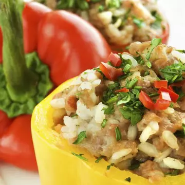 REŢETE DE POST: Ardei umpluţi cu orez