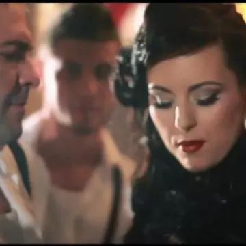 Cornel Păsat, atingeri tandre cu alta femeie