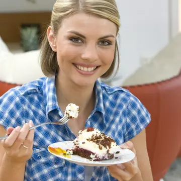 4 trucuri ca să învingi pofta de dulce