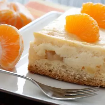 DESERT: Prăjitură cu mandarine şi cremă de iaurt pentru creşterea imunităţii