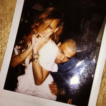 Rihanna şi Chris Brown, poze intime pe internet! 