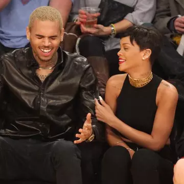 Chris Brown: “Rihanna mă iubeşte şi m-a iertat!” 