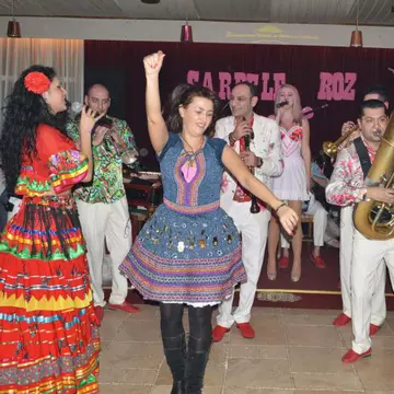 Rona Hartner – sedusă iremediabil de muzica marca Zuralia