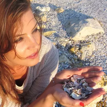 Vedete: Vezi ce mărţişoare superbe creează Monica Dascalu!