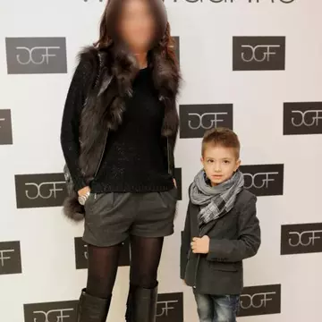 Ghiceşte vedeta: Al cui este acest pitic elegant?