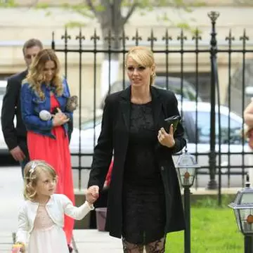 Catrinel Sandu, ce MĂMICĂ SEXY! Blonda a furat privirile la BOTEZUL FETIŢEI ei! FOTO