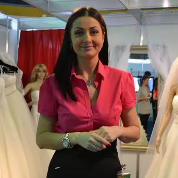 TRANSFORMAREA Gabrielei Cristea. De la prezentatoarea tv cu colăcei, la afacerista sexy | FOTO