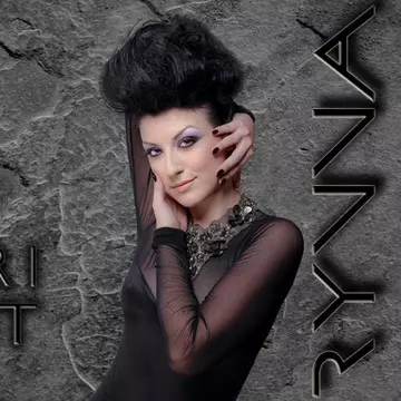Secrete de frumusete! Cum se răsfaţă  Rynna de la Mayari Project