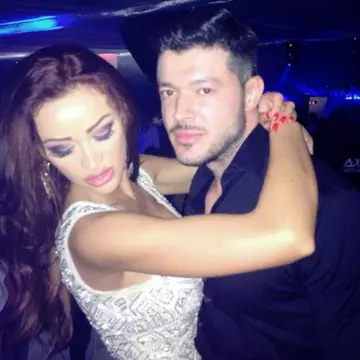 Poze: Bianca Drăguşanu şi Victor Slav, distracţie în club 