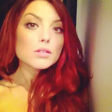 Uite ce mănâncă Elena Gheorghe ca să se menţină în formă! 