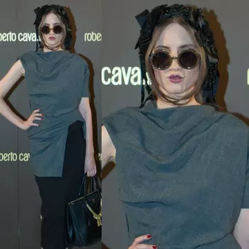 Iulia Albu, îmbrăcată aproape normal. Uite ce a purtat!
