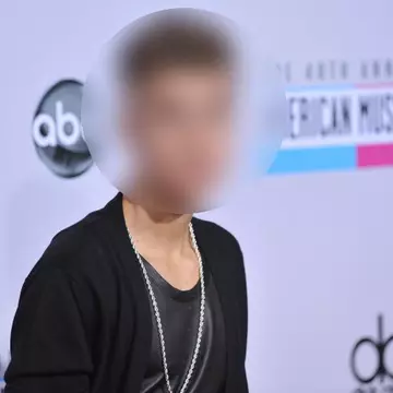 Veste şocantă: Ce cântăreţ faimos a recunoscut că e homosexual