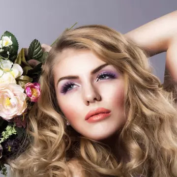 Make-up de primăvară: Sînziana Iaru te învaţă cum să te machiezi ca o prinţesă!