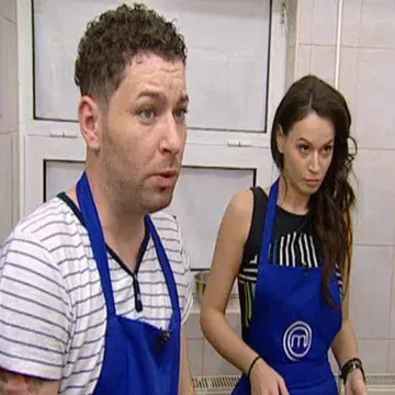 "Noua casnică" de la "MasterChef", în tandreţuri cu un alt concurent