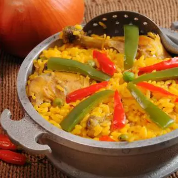 REŢETE de POST: Salată de orez cu legume