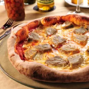 REŢETE: Pizza cu pesto şi anghinare