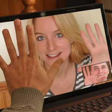 Cât de disperat să fii? Top 3 agenţii de închiriere iubiţi