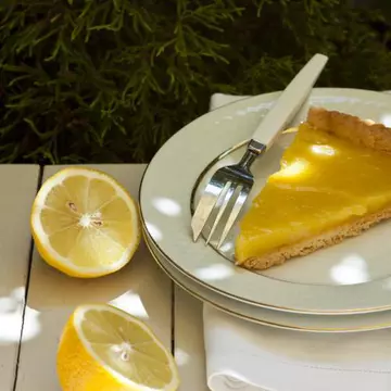 REŢETE DESERT: Tartă cu lămâie