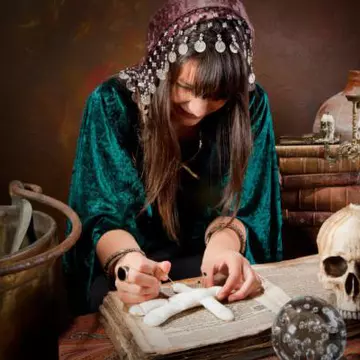 Paranormal: Top 4 vrăjitoare celebre arse pe rug. Crezi în fantome?