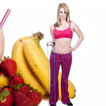 Special pentru dietă: Smoothie cu banane şi căpşuni