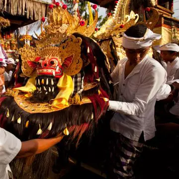 Destinaţii: Ce mâncăm la înmormântare şi parastas în lume