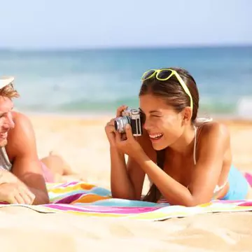 IT & Gadgets: Top 10 aparate foto perfecte pentru poze de vacanţă