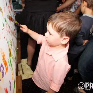 Clinica Gynera a organizat de 1 Iunie un eveniment unic în România - Ziua minunilor din eprubetă