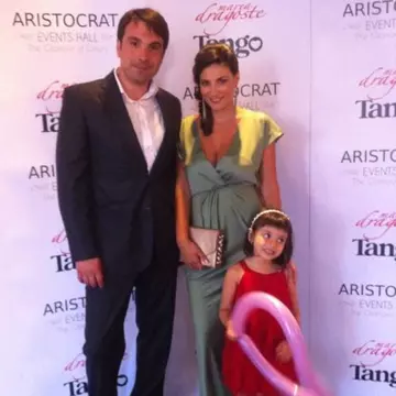 Ioana Ginghină şi Alexandru Papadopol, pe covorul roşu. Ce familie frumoasă! 
