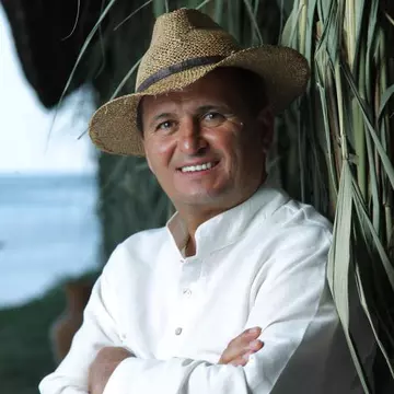 Turiştii sunt aşteptaţi la Mamaia, la “Serviţi, vă rog!”