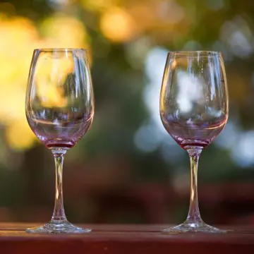 De ce e sănătos să bei vin