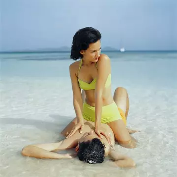 Relaţii: Ce înseamnă o aventură de o vară