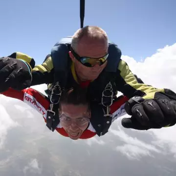 Jorge a sărit cu paraşuta pentru "Vedete la apă". Vezi de ce!