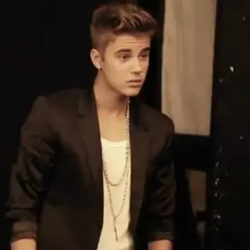 Video: Justin Bieber are cheia pentru inima fanilor!