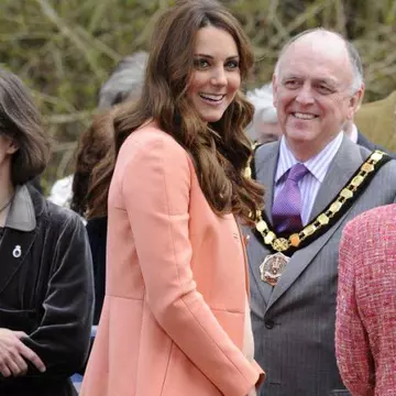 Teoria moaşelor din Anglia. Vezi de ce a născut Kate Middleton ieri!
