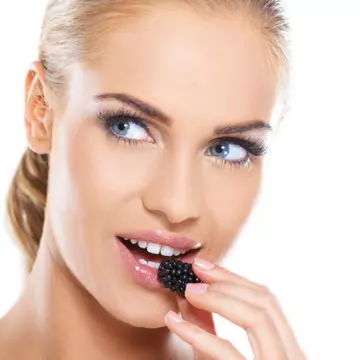 Dieta cu mure: Slăbeşti 3 kilograme în 7 zile cu fructe de pădure cu antioxidanţi