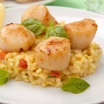 VIDEO! Reţetă italiană care te ajută să slăbeşti: risotto cu scoici Saint Jacques şi Proseco!