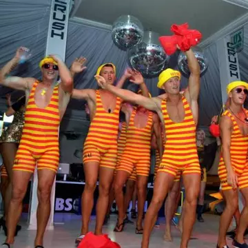 Salvamarii lui Mazăre fac cuceriri în noile costume