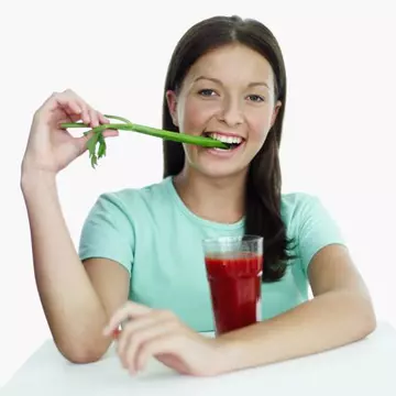 Top 5 sucuri de vară pentru frumuseţea ta