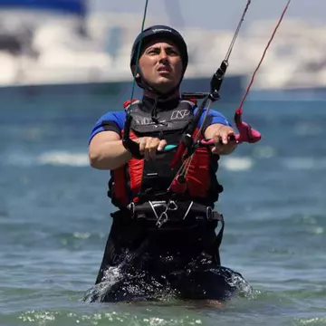 Alexandru Ciucu a slăbit cinci kilograme în Grecia făcând kitesurf!