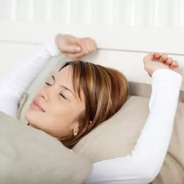 Ochii umflaţi dimineaţa - cauze şi remedii