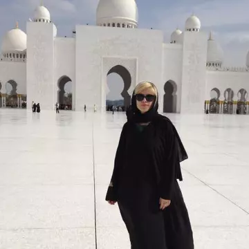Miresele intră în competiţie pentru o lună de miere în Abu Dhabi, Tenerife şi Sharm el-Sheikh